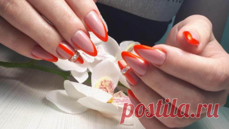 Для тех, кто не боится выглядеть ярко: фотоподборка эффектного маникюра в оранжевом цвете Оранжевый цвет имеет много оттенков. Их можно комбинировать при создании различных дизайнов. Также оранжевый цвет можно сочетать с другими тонами. В нашей статье мы рассмотрим интересные идеи маникюра.