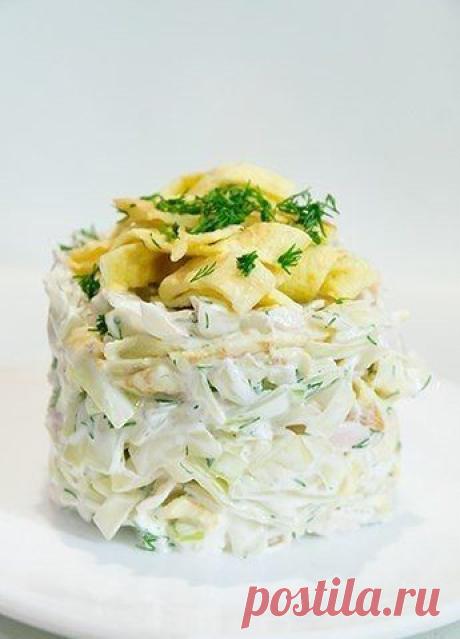 9 вкусных салатов! 1.Салат из белокочанной капусты с курицей и яичными блинчиками Состав: Яйца – 2 ...