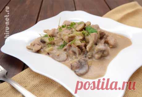 Вкусный рецепт курицы с грибами
Ингредиенты

куриное филе – 180 г
замороженные шампиньоны – 180 г
луковица – 1 шт.
чеснок – 1 зубчик
обезжиренное молоко – 100 мл
кукурузный крахмал – ½ ст. ложки (если хотите густой соус, то берите 1 ст. ложку = 1 дополнительный продукт из списка)
соль, перец, зелень для украшения
растительное масло – 1 ч. ложка
Красота и деньги здесь! https://elenacher.blogspot.ru/