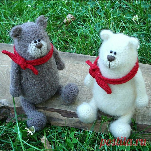 Summer! 🏝 Willy has a pleasant walk with a girlfriend😊💕❤ Есть описаник на русском языке.  #amigurumi #amigurumipattern #lovecrochet #crocheted #amigurumis #amigurumibear #crochetingisfun #crochettoy #crocheting #  амигуруми #вязаныеигрушки #игрушкидетям #игрушкикрючком #вяжутнетолькобабушки #игрушкисвоимируками