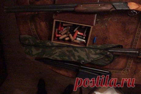 Россиянин расстрелял двух человек из ружья после дорожного конфликта. В Канске Красноярского края задержали ранее судимого местного жителя, который выстрелили из ружья по двум россиянам, поджидавшим его у дома после дорожного конфликта. Молодой человек поссорился с местными жителями, сел в автомобиль и хотел уехать, но зацепил машину потерпевших и скрылся с места происшествия.