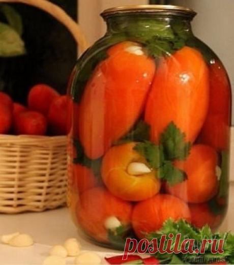 Помидоры «Язык проглотишь»
вкуснейший рецепт!
Способ приготовления:
У помидоров вырезаем плодонжку и вставляем по зубчику чеснока. Укладываем их в банку, прослаивая веточками сельдерея, петрушки, дольками болгарского перца. 
Добавляем 0,5 среднего стручка горького перца и заливаем кипятком на 20 минут. Воду сливаем, добавляем на 1 литр — 1 ст. л с горкой соли и 4 ст.л с горкой сахара, 50 мл. 9 % уксуса доводим до кипения, заливаем банки и закручиваем.