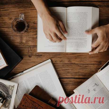 Как написать сценарий своей жизни? Встав на путь самореализации, мы должны проанализировать, к чему мы идём и чего хотим достичь? Создавая свою жизнь своими руками, какой вектор пути нам выбрать, как его нащупать? Как понять, где были совершены ошибки, а где мы получили желаемый результат, и к чему всё идёт в перспективе? Существует ли инструмент, способный помочь нам разобраться с собственной жизнью?