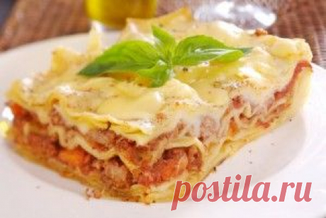 Мясная лазанья с соусом бешамель