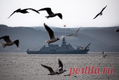 Следующий из России танкер столкнулся с катером в проливе Дарданеллы. Танкер, следующий из России в Грецию, столкнулся с катером в проливе Дарданеллы в Турции, сообщила турецкая береговая охрана. Участниками столкновения стали 140-метровый танкер Karakuz и катер с двумя человеками на борту. Как рассказали в службе, на место происшествия были направлены буксир Turkeli и катер KEGM-9.