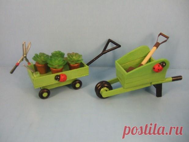 Making Miniature Wheelbarrows – Teapapers