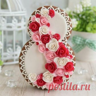 Еще восьмерочки к 8 марта
—————————————————
ММ для отлива формы для мыла 
На заказ для Юлии @klubmylovarov
Материал - полимерная глина —————————————————
#назаказ #формадлямыла #мыло #лепкаизглины #polymerclay #sculpt #handmade #полимернаяглина #лепка #ручнаяработа #очумелыеручки #фигурка #розы #цветы #подарок #восьмоемарта #форма #формадлямыла #лепка #пермьтворческая #волшебство #чудеса #пластика #фимо #fimo