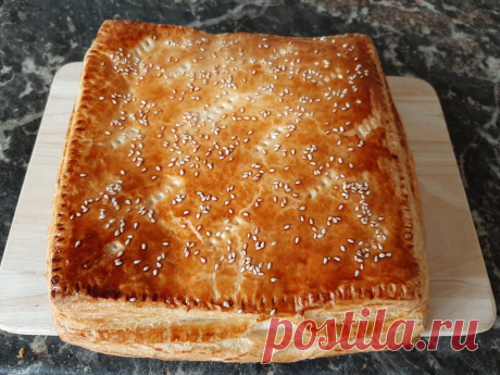 Пирог из слоеного теста с капустой. Как приготовить быстро, вкусно, полезно? Простой рецепт. | Я требую продолжения банкета. | Дзен