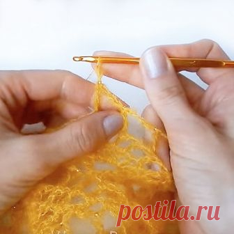 Как связать шаль с бисером спицами мастер-класс Ажурные шали спицами - это ли не мечта? Легкое изящество рисунка, мягкая пряжа, мерцание бисера - невероятно женственно и желанный проект. Разумеется, ведь это очень красиво!Как и в каждом деле, и в вязании шалей спицами с бисером есть свои нюансы. И их необходимо знать, прежде чем начать работу. В сегодняшней подборке вы найдете всю необходимую информацию, чтобы начать вязать с бисером.