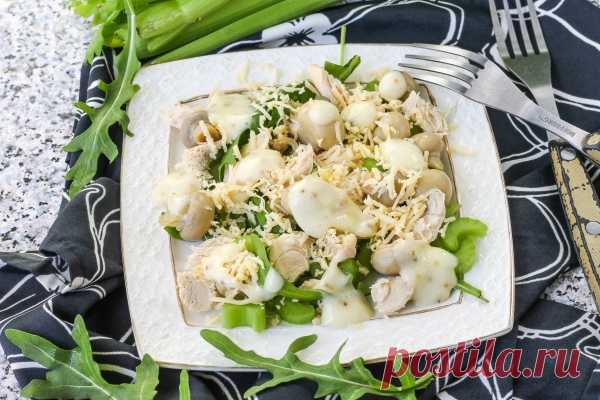 Салат с рукколой и куриной грудкой — рецепт с фото пошагово