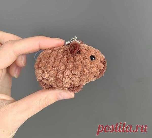 Брелок Капибара крючком. Амигуруми схемы и описания. Автор: Always Knit | IRINELY.ART