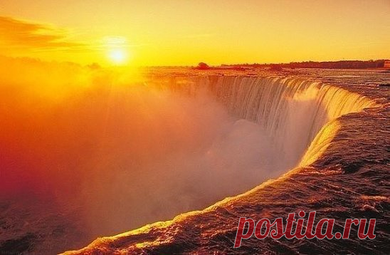 Восход солнца над Ниагарским водопадом