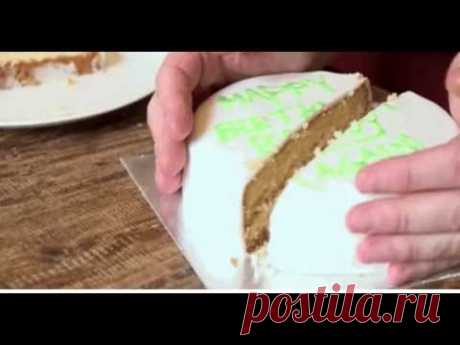 А вы тоже ТАК РАЗРЕЗАЕТЕ круглые торты? Вы делаете ЭТО НЕПРАВИЛЬНО!