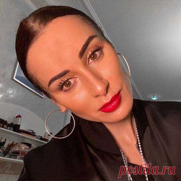 Увы, ее нельзя натянуть: Тина Канделаки рассказала о правилах ухода за шеей . Милая Я