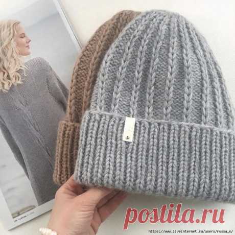 Шапка "петелька"
Автор @helena.knits
Шапка на взрослую голову 55-57 см

• Пряжа любая 100 гр/100 м fibranaturainca .
Вся пряжа, оставшаяся у меня от других проектов по одному мотку, в сложении по толщине равна нити 100 на 100, лишь бы в плотность попали  всего примерно 140 метров.
• Плотность рисунка 4 мотива=10,5 см=16 петель
• вяжу вкруговую на спицах 6
• Рисунок с вытянутыми петлями. Число петель кратно 4 и в высоту 2 ряда 1 ряд) *3 изнаночные, 1 лиц.снять не провязывая...