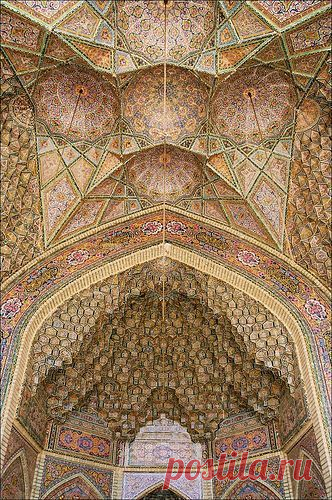 Nasir-ol-Molk Mosque- Shiraz,Iran,  
flickr от k_man123   |  Найдено на сайте flickr.com.