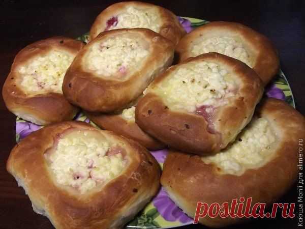Ватрушки с творогом и вишней