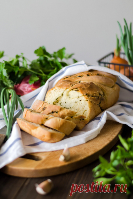 Кранц — хлеб с чесноком и зеленью