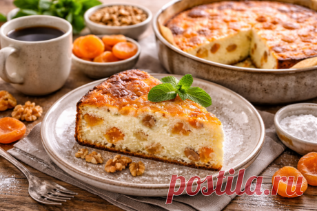 Творожная запеканка без манки с курагой и грецкими орехами — румяная как бисквит и нежная как чизкейк. Семья подумала, что я ее купила