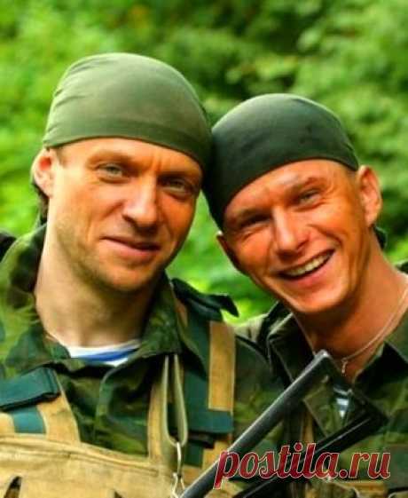 Кэп, может рекламный ролик закажем, пусть крутят по всем каналам, чтоб наш БИЗНЕС продвигался? Официальная работа через интернет. Профессии: туризм, банковское дело, страхование.