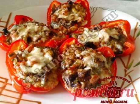 Это супер вкусно, надо готовить! Перец фаршированный грибами с сыром сытное и очень вкусное блюдо. Кто любит болгарский перец, заходите, знакомьтесь с рецептом.