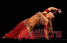 Belly Dance – это не просто красивый и пластичный восточный танец, который представляет собой некий таинственный ритуал. Он является тем самым источником и волшебным ключом, который открывает в женщине путь к преображению, ее духовному самосовершенствованию и физическому здоровью.