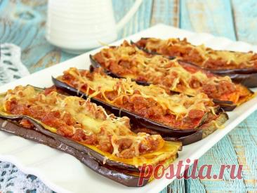 Баклажаны слоями с фаршем и сыром в духовке Баклажаны слоями с фаршем и сыром в духовке - это сытное и аппетитное блюдо, идеально подходящее для семейного обеда или ужина. Сочетание баклажанов, мясного фарша и сыра создаёт гармоничный вкус, который понравится всем.