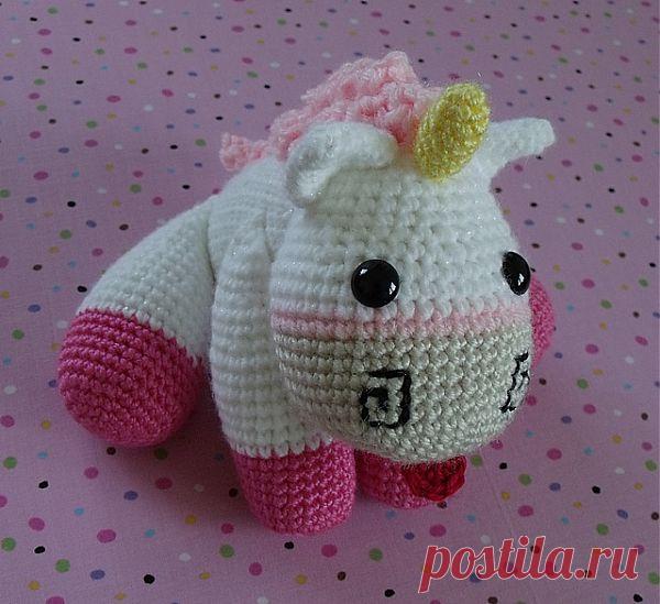 Лошадка-единорог крючком