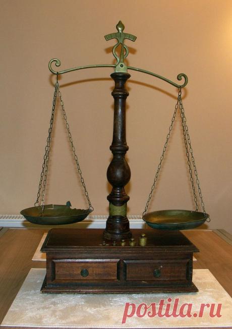 Старинные весы