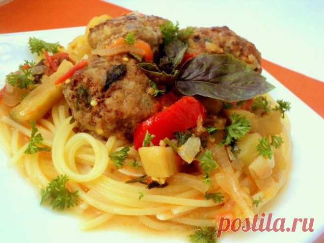 Фрикадельки с базиликом и овощами / Мясные вторые блюда / Кукорама — вкусные рецепты!