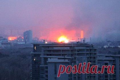 В Кировоградской области Украины прогремел взрыв. Мощный взрыв прогремел в украинском городе Кропивницкий на фоне воздушной тревоги. Кропивницкий, расположенный в Кировоградской области, которая относится к центральной части Украины, до 2016 года носил название Кировоград. Около 10:37 по московскому времени там включились сирены воздушной тревоги.