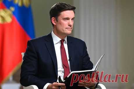 Журналиста NBC внесли в базу «Миротворца». Журналиста NBC Кира Симмонса внесли в базу украинского сайта «Миротворец» из-за репортажа про Крым. В его личной карточке говорится, что корреспондент обвиняется в «покушении на суверенитет и территориальную целостность Украины» и «сознательном нарушении государственной границы» страны.