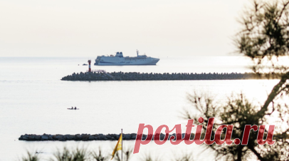 Пассажиры парома Seabridge вышли на берег в Трабзоне. Пассажиры парома Seabridge вышли на берег в турецком Трабзоне. Читать далее