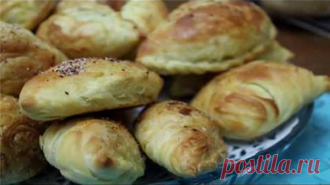 ЧУДУ это Азербайджанские слоенные пирожки с мясом
