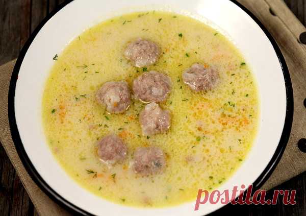 Суп с фрикадельками и морковью
Вкуснейший суп с морковью, фрикадельками из смешанного фарша (свинина, говядина), с заправкой из лимонного сока и куриных яиц.