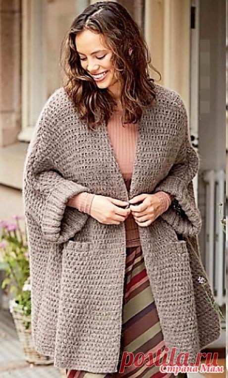 Кардиган Оверсайз, Спицы. Прекрасная повседневная и одновременно элегантная модель из смесовой пряжи с большой долей шерсти альпака. Основной узор создает выразительную фактуру.