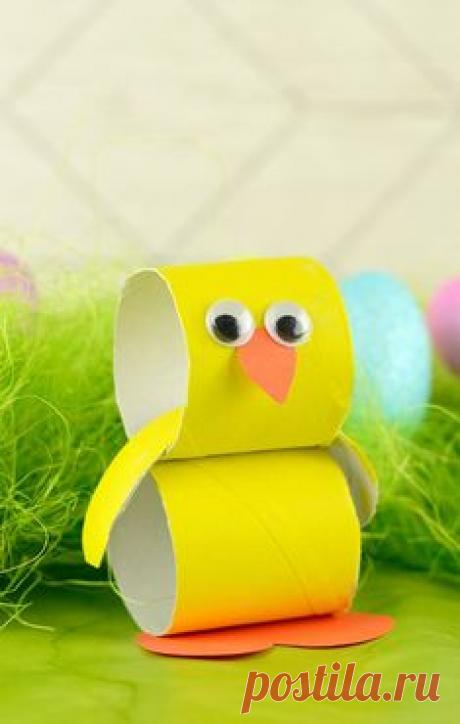 Paper Roll Chick - A super sweet crafty project to do with your kids during Easter holidays. And while you're at it why not make a bunny to go along with it.