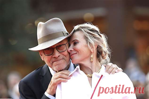 Сыну Юлии Высоцкой и Андрея Кончаловского уже 16 лет. Вырастили настоящего красавца! | Люблю Себя