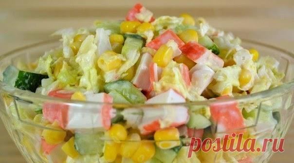 Лучшие кулинарные рецепты : Салат из крабовых палочек