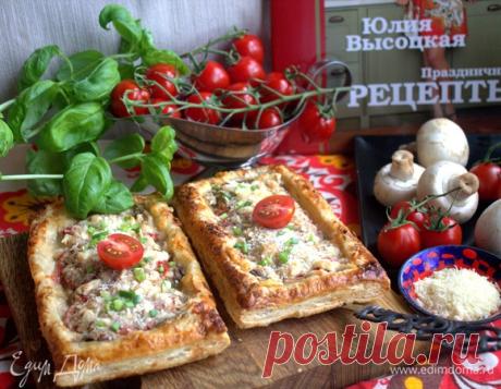 Тарты с грибами и пармезаном. Основные
тесто слоеное бездрожжевое
2 пласта
Начинка
шампиньоны свежие
100 г
горчица дижонская
2 ч. л.
пармезан
1 горсть
сухари молотые
1 горсть
помидоры
1 шт.
соль морская
по вкусу
перец
по вкусу
оливковое масло
2 ч. л.
тимьян свежий
1 веточка