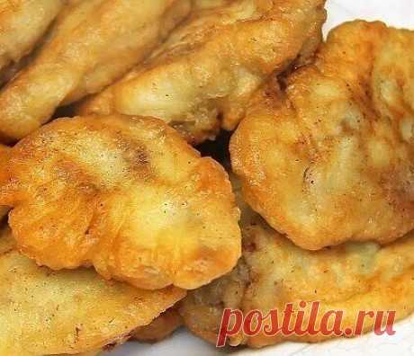 Легкий, простой и вкусный вариант приготовления куриной печени в кляре на сковороде. Красивая золотистая корочка сверху и нежная мягкая печень внутри-это очень вкусно и сытно. Готовится очень легко и быстро!