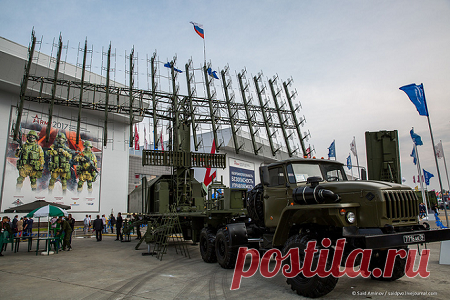 Первую в мире мобильную РЛС 1Л119 метрового диапазона 