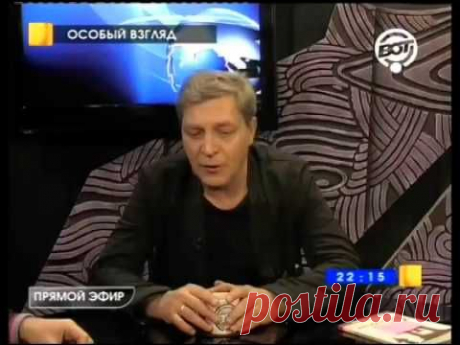 Шовинистическая истерия России.
На самом деле в России ничего не происходит. И это “ничего” украшено самой нелепой, шовинистической, глупейшей истерией, из за которой стране позже будет мучительно стыдно. Потому что настоящая Россия — это же не черносотенные мракобесы, не Кремль, не те люди, которые в Украине рвут на себе грязные тельняшки и орут “Крымнаш&quot;.