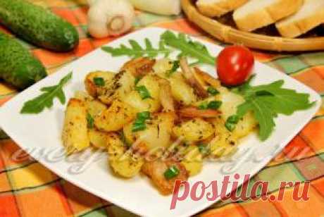 Запеченный молодой картофель с беконом и чесноком