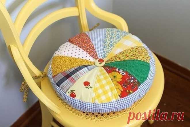 Подушка из лоскутков ткани — Сделай сам, идеи для творчества - DIY Ideas