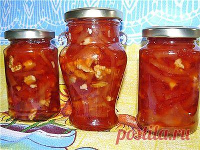 Варенье из айвы с орехами.