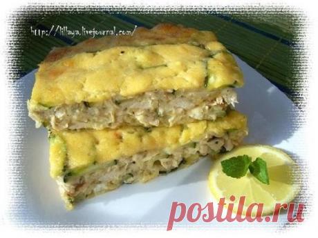 ЗАПЕКАНКА из курицы 
Итого на 100 грамм 61 ккал
Б/Ж/У 7.6 / 2.2 / 3.3
•замороженная цветная капуста 400г 
•замороженная стручковая фасоль 400г 
•куриная грудка без кожи (в вареном виде мякоти примерно 300г) 
•1 луковица 
•1 морковка 
• кефир обезжиренный 200г 
•3 белка яйца 
•сыр 100г (самый нежирный) 
•небольшой пучок укропа1. 
Отварить в подсоленной воде до готовности куриную грудку (примерно 30 мин), отделить мякоть. 
2. В оставшемся бульоне поварить капусту и фасоль примерно 7 минут 
3.