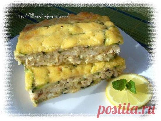 ЗАПЕКАНКА из курицы 
Итого на 100 грамм 61 ккал
Б/Ж/У 7.6 / 2.2 / 3.3
•замороженная цветная капуста 400г 
•замороженная стручковая фасоль 400г 
•куриная грудка без кожи (в вареном виде мякоти примерно 300г) 
•1 луковица 
•1 морковка 
• кефир обезжиренный 200г 
•3 белка яйца 
•сыр 100г (самый нежирный) 
•небольшой пучок укропа1. 
Отварить в подсоленной воде до готовности куриную грудку (примерно 30 мин), отделить мякоть. 
2. В оставшемся бульоне поварить капусту и фасоль примерно 7 минут 
3.