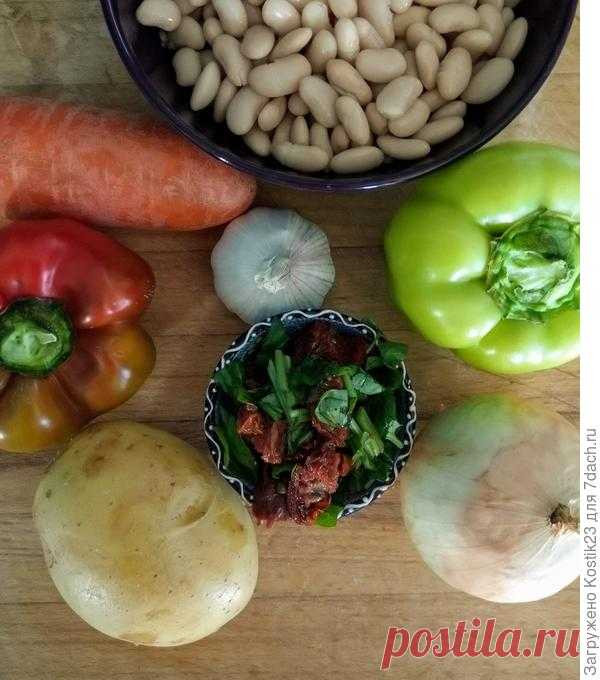 Постный суп с запечёнными перцами и белой фасолью