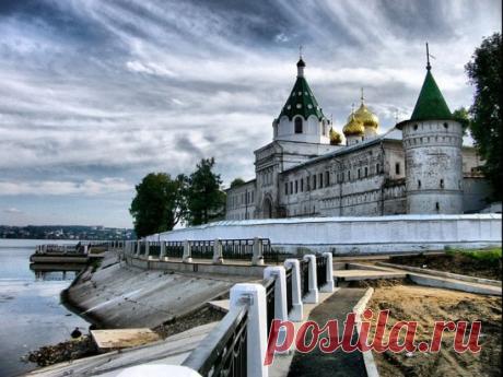 Ипатьевский монастырь Святой Троицы, город Кострома